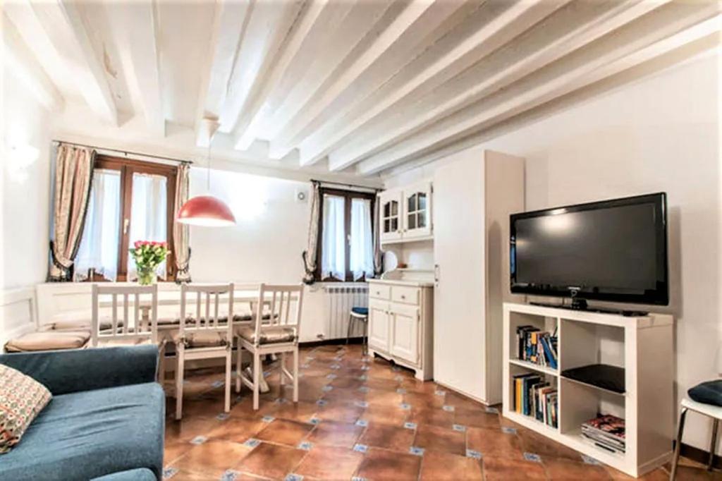 Emmalu Apartment Venesia Bagian luar foto